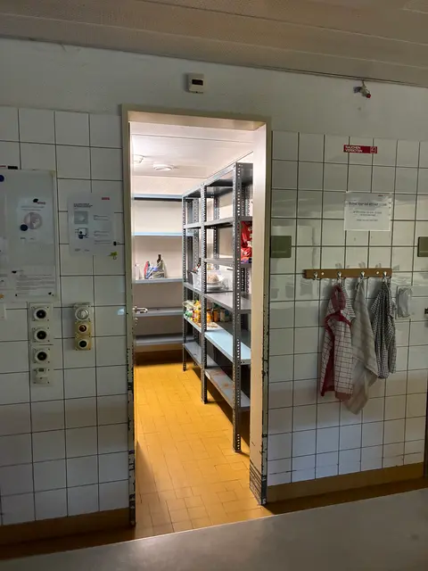 98 Alte Landstrasse photo Shared kitchen pantry