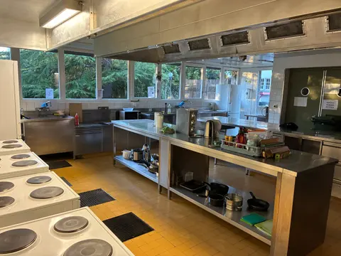 98 Alte Landstrasse photo Shared kitchen stoves and worktables