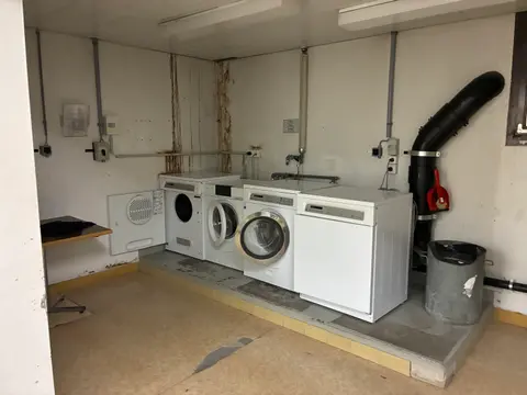 98 Alte Landstrasse photo Shared laundry room